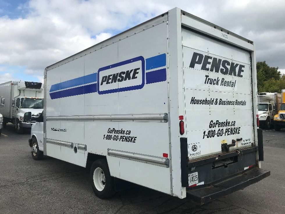 Light Duty Box Truck-Light and Medium Duty Trucks-Chevrolet-2019-G33903-Concord-ON-138,193\n\t\tkm-$ 34,000 - Image 6