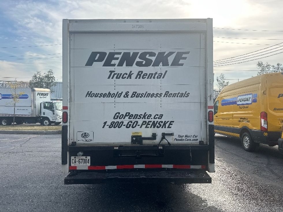 Light Duty Box Truck-Light and Medium Duty Trucks-Chevrolet-2019-G33903-Concord-ON-150,420\n\t\tkm-$ 33,000 - Image 7