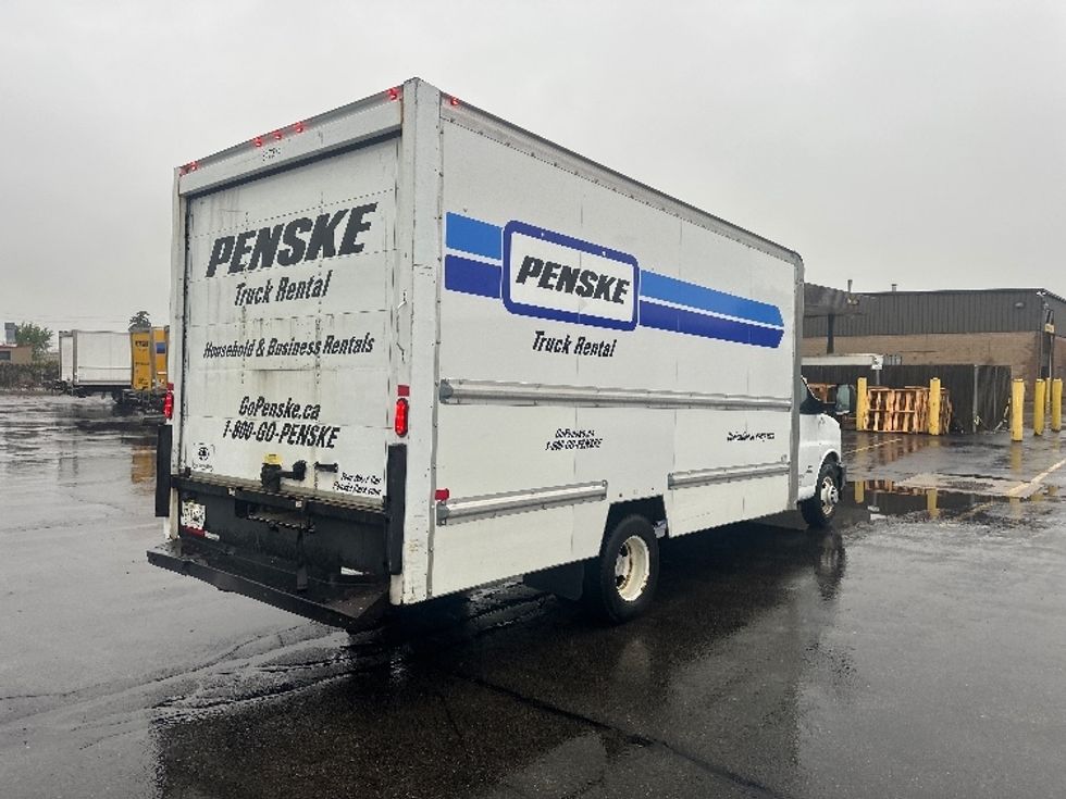 Light Duty Box Truck-Light and Medium Duty Trucks-Chevrolet-2019-G33903-Concord-ON-166,957\n\t\tkm-$ 31,750 - Image 13