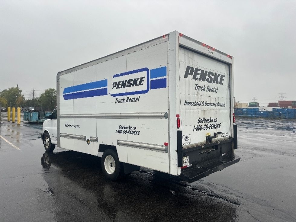 Light Duty Box Truck-Light and Medium Duty Trucks-Chevrolet-2019-G33903-Concord-ON-166,957\n\t\tkm-$ 31,750 - Image 6