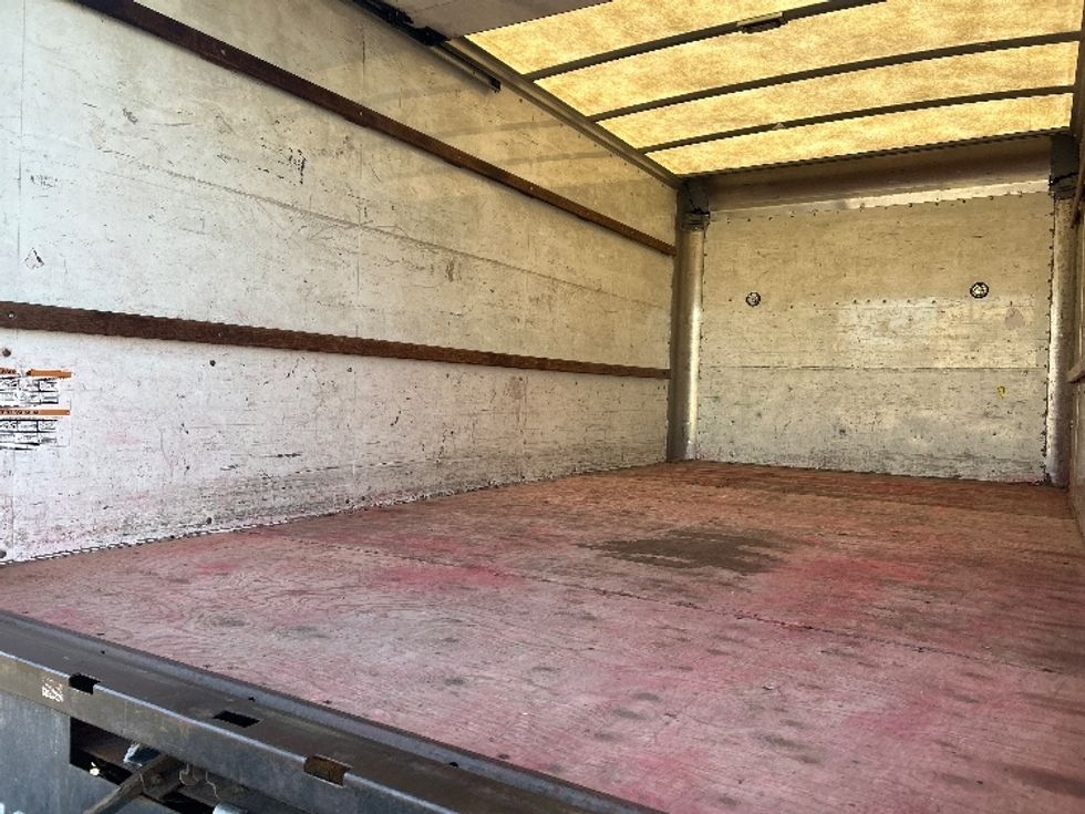 Light Duty Box Truck-Light and Medium Duty Trucks-Chevrolet-2019-G33903-Concord-ON-174,829\n\t\tkm-$ 31,250 - Image 11