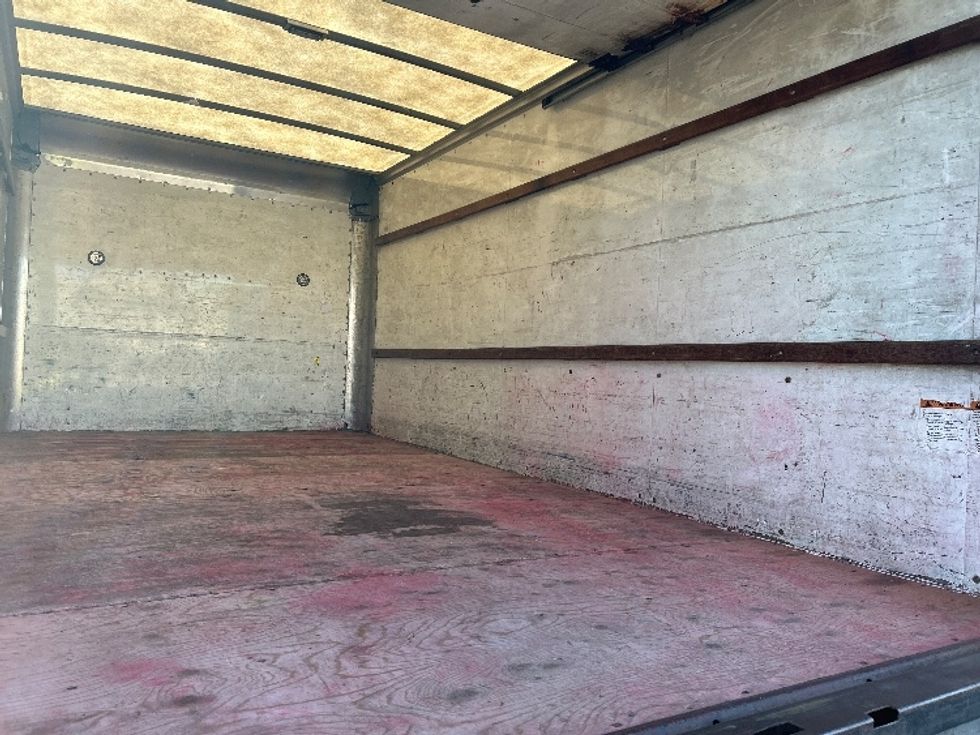 Light Duty Box Truck-Light and Medium Duty Trucks-Chevrolet-2019-G33903-Concord-ON-174,829\n\t\tkm-$ 31,250 - Image 12