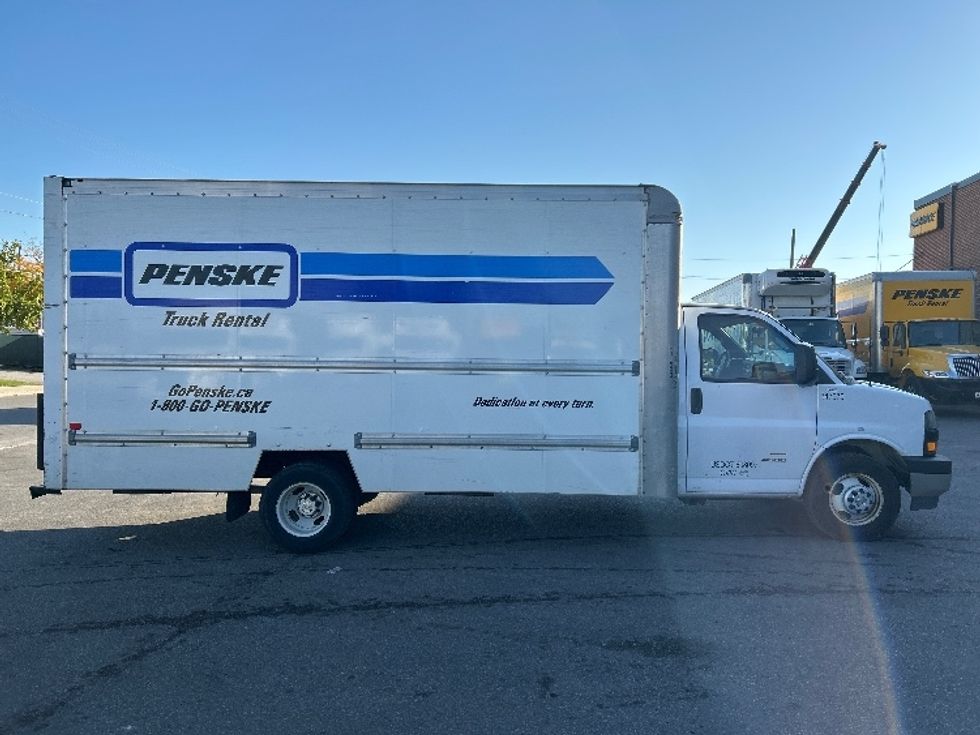 Light Duty Box Truck-Light and Medium Duty Trucks-Chevrolet-2019-G33903-Concord-ON-174,829\n\t\tkm-$ 31,250 - Image 15