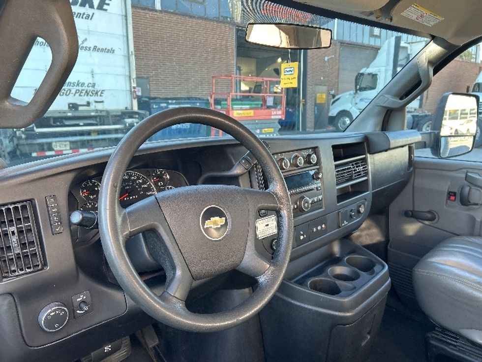 Light Duty Box Truck-Light and Medium Duty Trucks-Chevrolet-2019-G33903-Concord-ON-174,829\n\t\tkm-$ 31,250 - Image 17