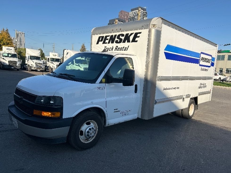 Light Duty Box Truck-Light and Medium Duty Trucks-Chevrolet-2019-G33903-Concord-ON-174,829\n\t\tkm-$ 31,250 - Image 3