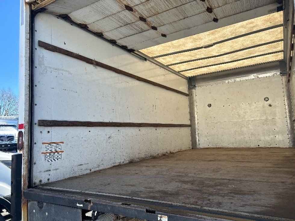 Light Duty Box Truck-Light and Medium Duty Trucks-Chevrolet-2019-G33903-Dartmouth-NS-194,310\n\t\tkm-$ 31,250 - Image 11