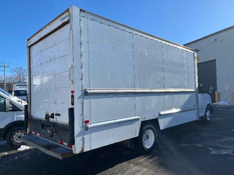 Light Duty Box Truck-Light and Medium Duty Trucks-Chevrolet-2019-G33903-Dartmouth-NS-194,310\n\t\tkm-$ 31,250 - Image 13