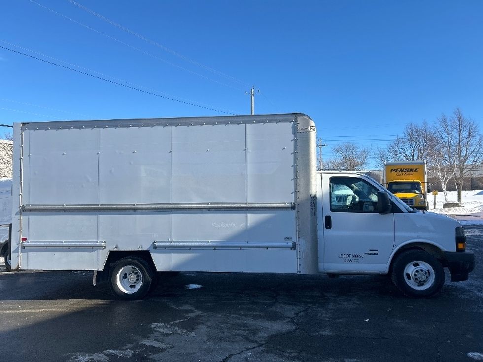 Light Duty Box Truck-Light and Medium Duty Trucks-Chevrolet-2019-G33903-Dartmouth-NS-194,310\n\t\tkm-$ 31,250 - Image 15