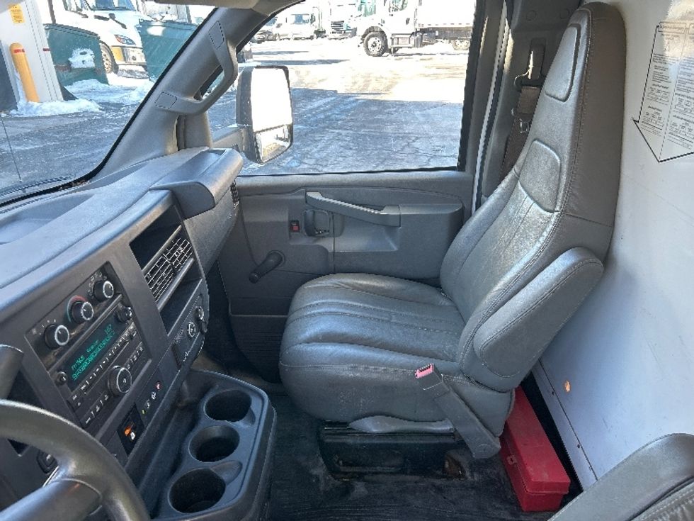 Light Duty Box Truck-Light and Medium Duty Trucks-Chevrolet-2019-G33903-Dartmouth-NS-194,310\n\t\tkm-$ 31,250 - Image 19