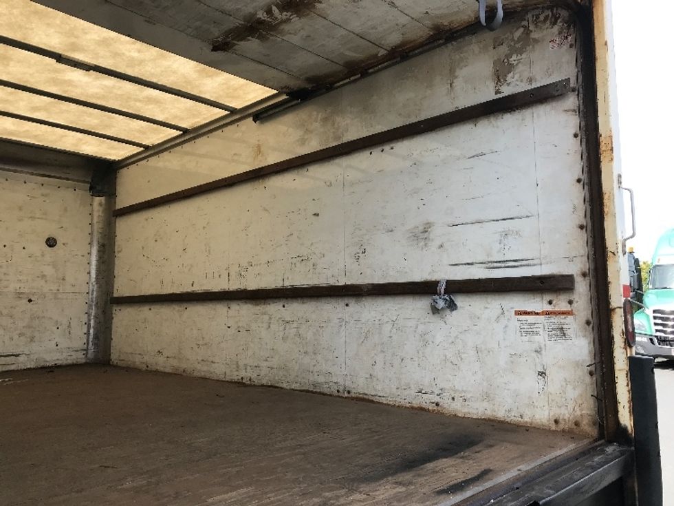 Light Duty Box Truck-Light and Medium Duty Trucks-Chevrolet-2019-G33903-Dartmouth-NS-210,191\n\t\tkm-$ 28,250 - Image 11