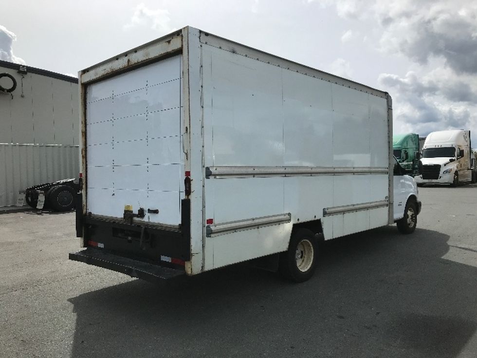 Light Duty Box Truck-Light and Medium Duty Trucks-Chevrolet-2019-G33903-Dartmouth-NS-210,191\n\t\tkm-$ 28,250 - Image 12