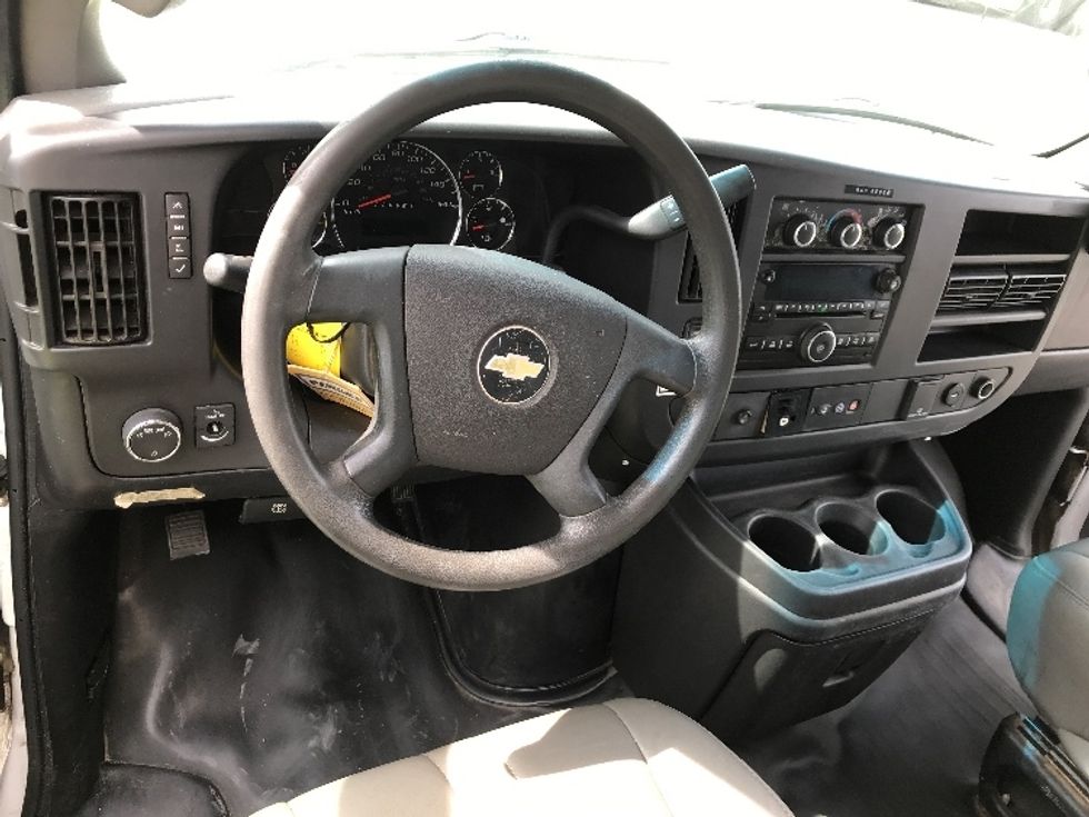 Light Duty Box Truck-Light and Medium Duty Trucks-Chevrolet-2019-G33903-Dartmouth-NS-210,191\n\t\tkm-$ 28,250 - Image 17