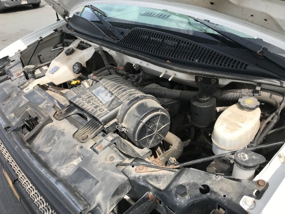 Light Duty Box Truck-Light and Medium Duty Trucks-Chevrolet-2019-G33903-Dartmouth-NS-210,191\n\t\tkm-$ 28,250 - Image 23