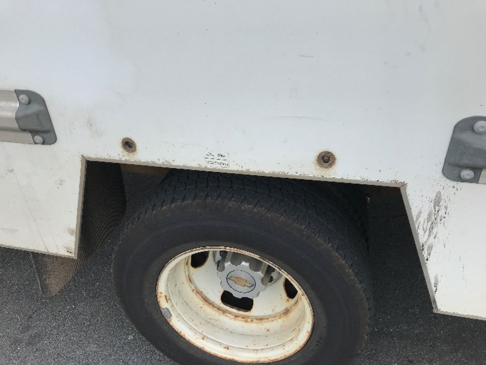 Light Duty Box Truck-Light and Medium Duty Trucks-Chevrolet-2019-G33903-Dartmouth-NS-210,191\n\t\tkm-$ 28,250 - Image 25