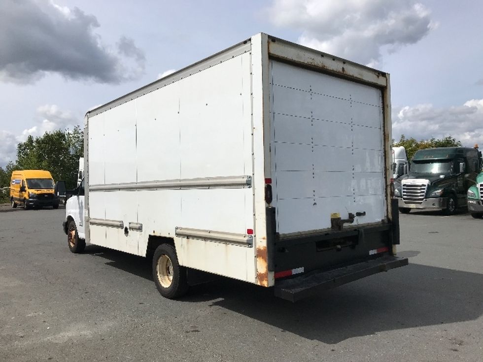Light Duty Box Truck-Light and Medium Duty Trucks-Chevrolet-2019-G33903-Dartmouth-NS-210,191\n\t\tkm-$ 28,250 - Image 6