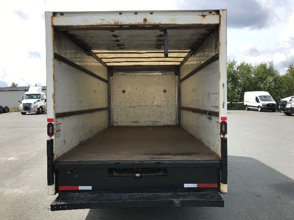 Light Duty Box Truck-Light and Medium Duty Trucks-Chevrolet-2019-G33903-Dartmouth-NS-210,191\n\t\tkm-$ 28,250 - Image 8