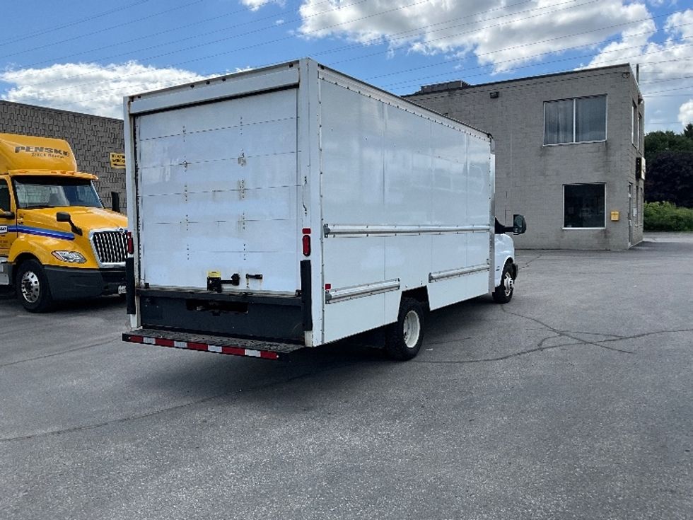 Light Duty Box Truck-Light and Medium Duty Trucks-Chevrolet-2019-G33903-London-ON-222,478\n\t\tkm-$ 27,250 - Image 12