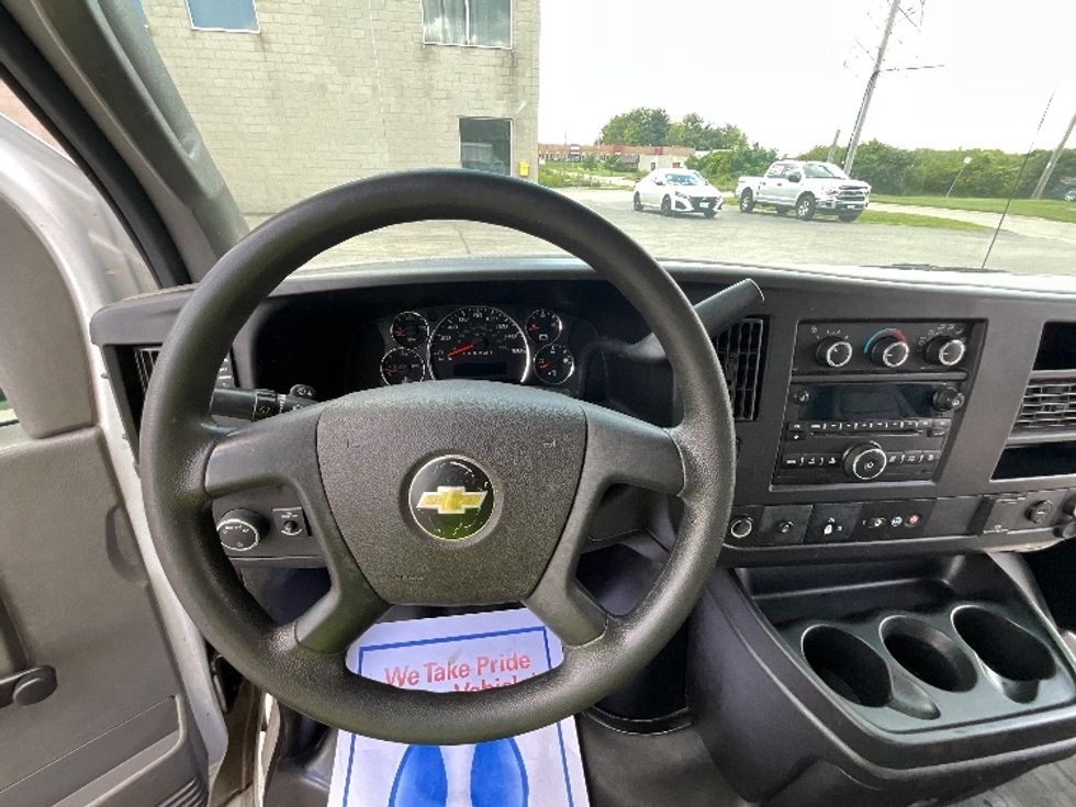 Light Duty Box Truck-Light and Medium Duty Trucks-Chevrolet-2019-G33903-London-ON-222,478\n\t\tkm-$ 27,250 - Image 17