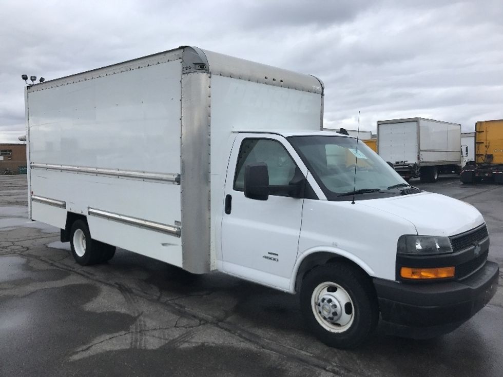 Light Duty Box Truck-Light and Medium Duty Trucks-Chevrolet-2019-G33903-Mississauga-ON-153,886\n\t\tkm-$ 34,750 - Image 1