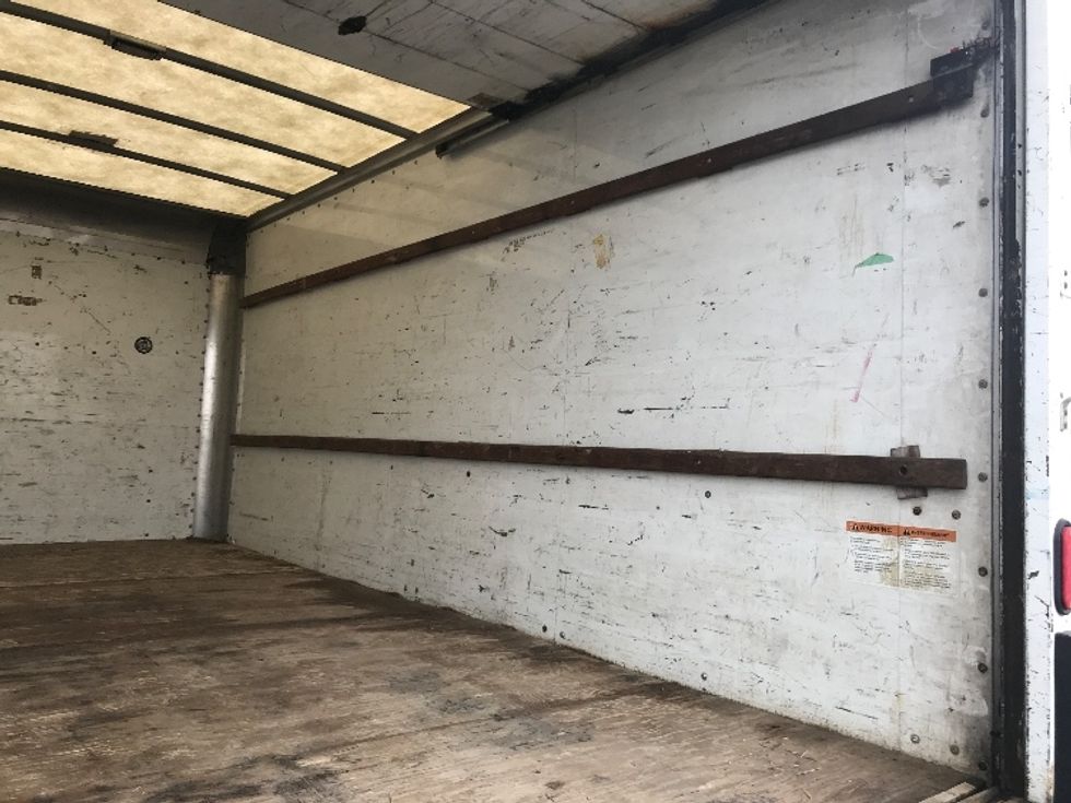 Light Duty Box Truck-Light and Medium Duty Trucks-Chevrolet-2019-G33903-Mississauga-ON-153,886\n\t\tkm-$ 34,750 - Image 10