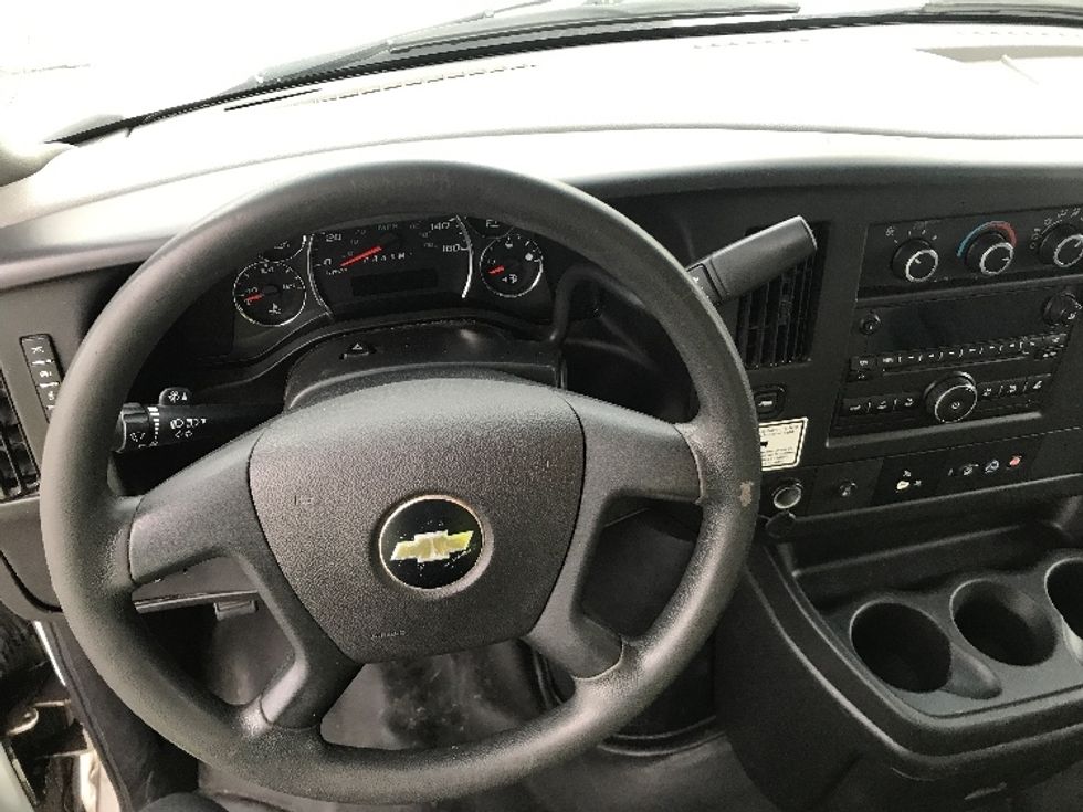 Light Duty Box Truck-Light and Medium Duty Trucks-Chevrolet-2019-G33903-Mississauga-ON-153,886\n\t\tkm-$ 34,750 - Image 15