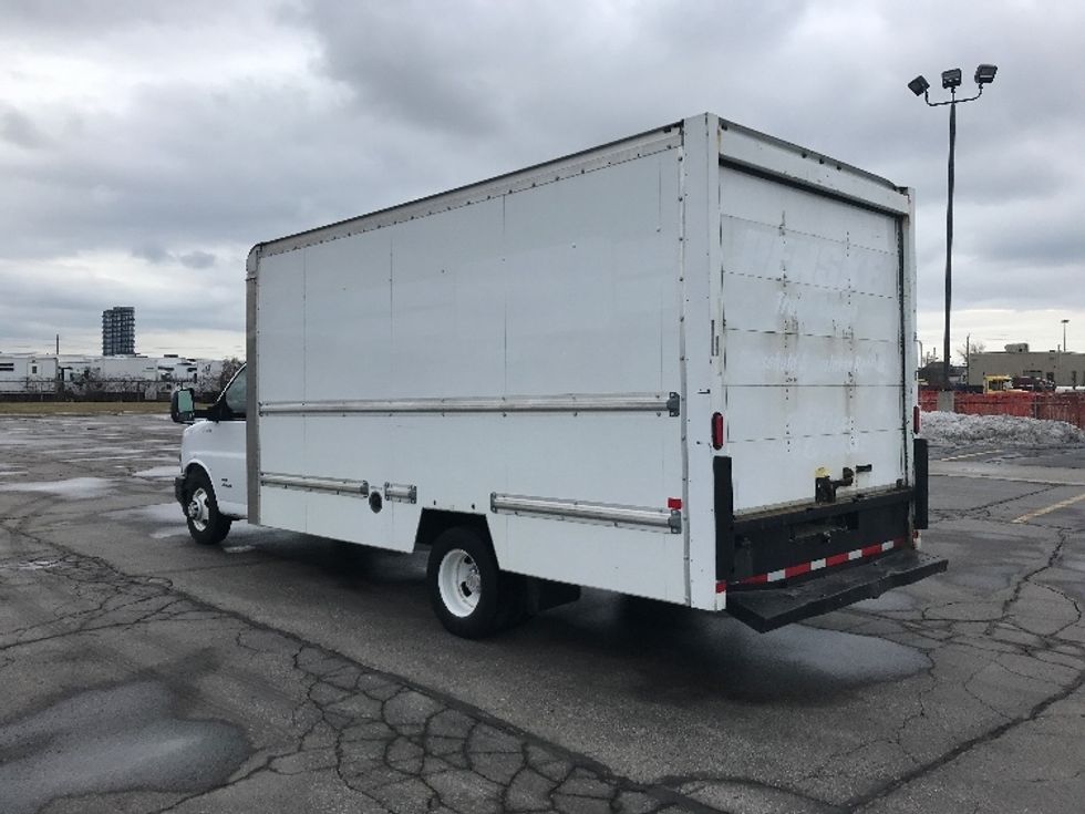 Light Duty Box Truck-Light and Medium Duty Trucks-Chevrolet-2019-G33903-Mississauga-ON-153,886\n\t\tkm-$ 34,750 - Image 5