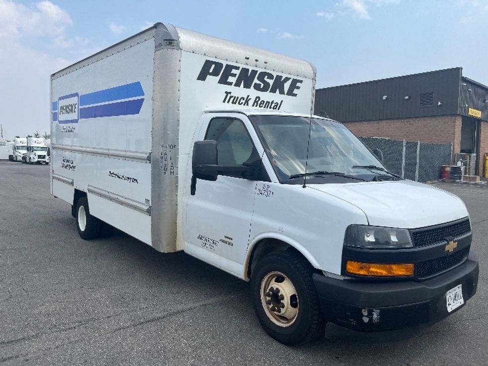Light Duty Box Truck-Light and Medium Duty Trucks-Chevrolet-2019-G33903-Mississauga-ON-160,188\n\t\tkm-$ 32,250 - Image 1