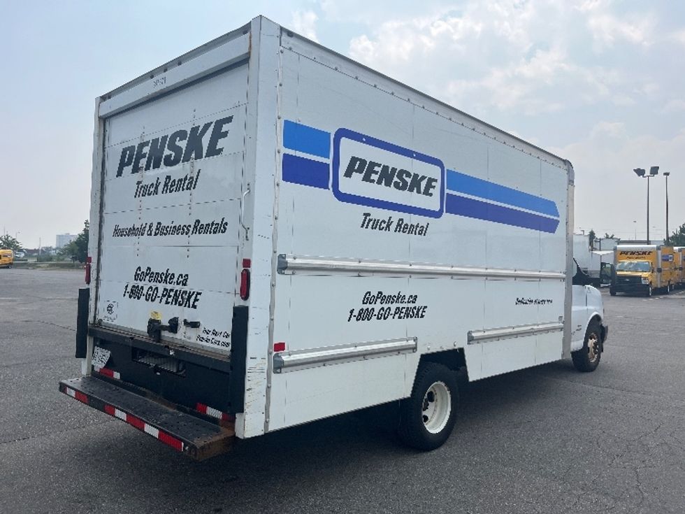 Light Duty Box Truck-Light and Medium Duty Trucks-Chevrolet-2019-G33903-Mississauga-ON-160,188\n\t\tkm-$ 32,250 - Image 12