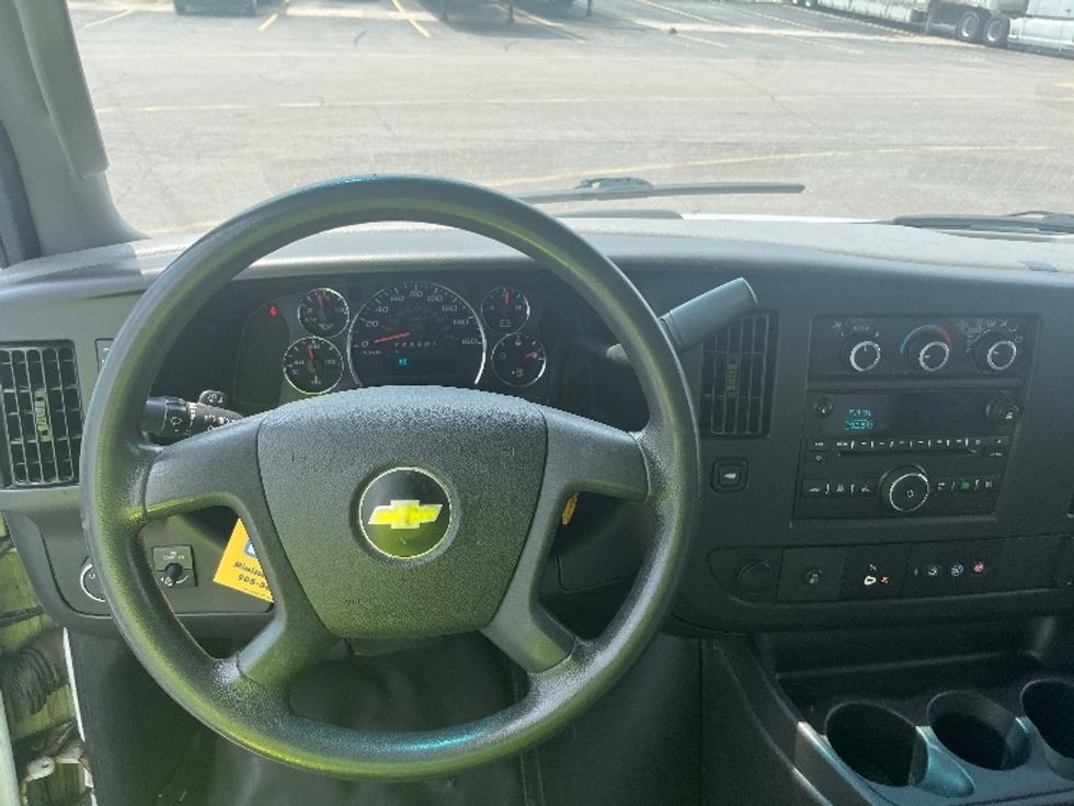 Light Duty Box Truck-Light and Medium Duty Trucks-Chevrolet-2019-G33903-Mississauga-ON-160,188\n\t\tkm-$ 32,250 - Image 17