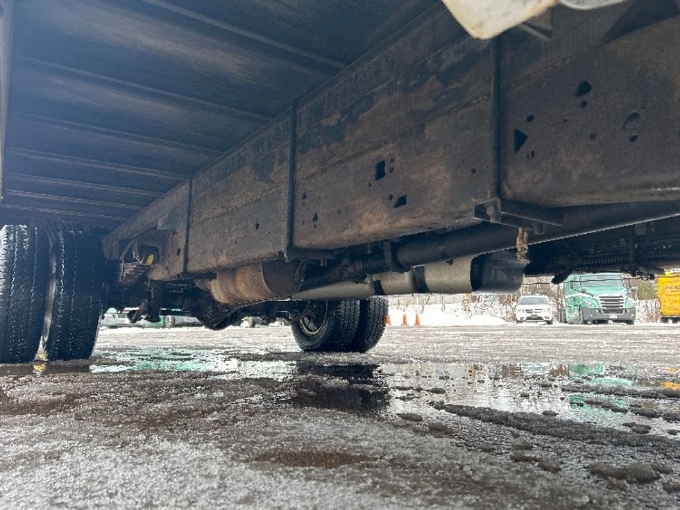 Light Duty Box Truck-Light and Medium Duty Trucks-Chevrolet-2019-G33903-Moncton-NB-215,371\n\t\tkm-$ 29,500 - Image 13