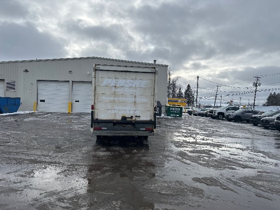 Light Duty Box Truck-Light and Medium Duty Trucks-Chevrolet-2019-G33903-Moncton-NB-215,371\n\t\tkm-$ 29,500 - Image 7
