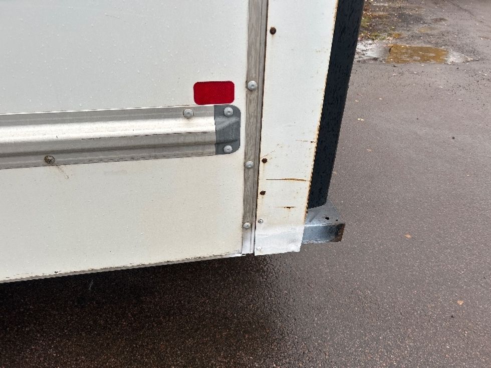 Light Duty Box Truck-Light and Medium Duty Trucks-Chevrolet-2019-G33903-Moncton-NB-220,557\n\t\tkm-$ 28,750 - Image 25