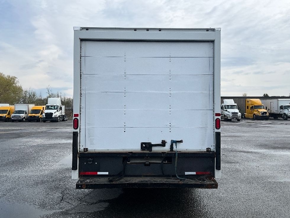 Light Duty Box Truck-Light and Medium Duty Trucks-Chevrolet-2019-G33903-Ottawa-ON-113,765\n\t\tkm-$ 35,250 - Image 7