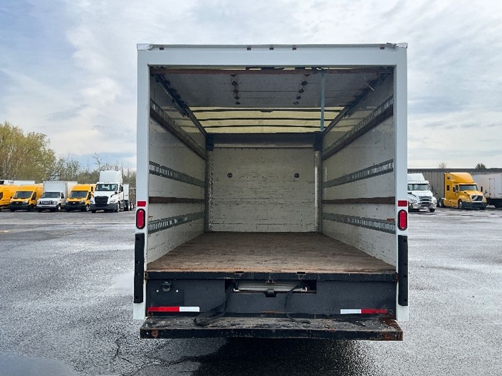 Light Duty Box Truck-Light and Medium Duty Trucks-Chevrolet-2019-G33903-Ottawa-ON-113,765\n\t\tkm-$ 35,250 - Image 8