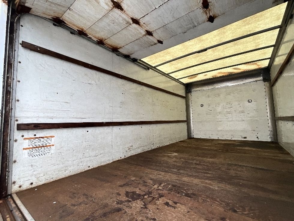 Light Duty Box Truck-Light and Medium Duty Trucks-Chevrolet-2019-G33903-Ottawa-ON-149,162\n\t\tkm-$ 35,000 - Image 10