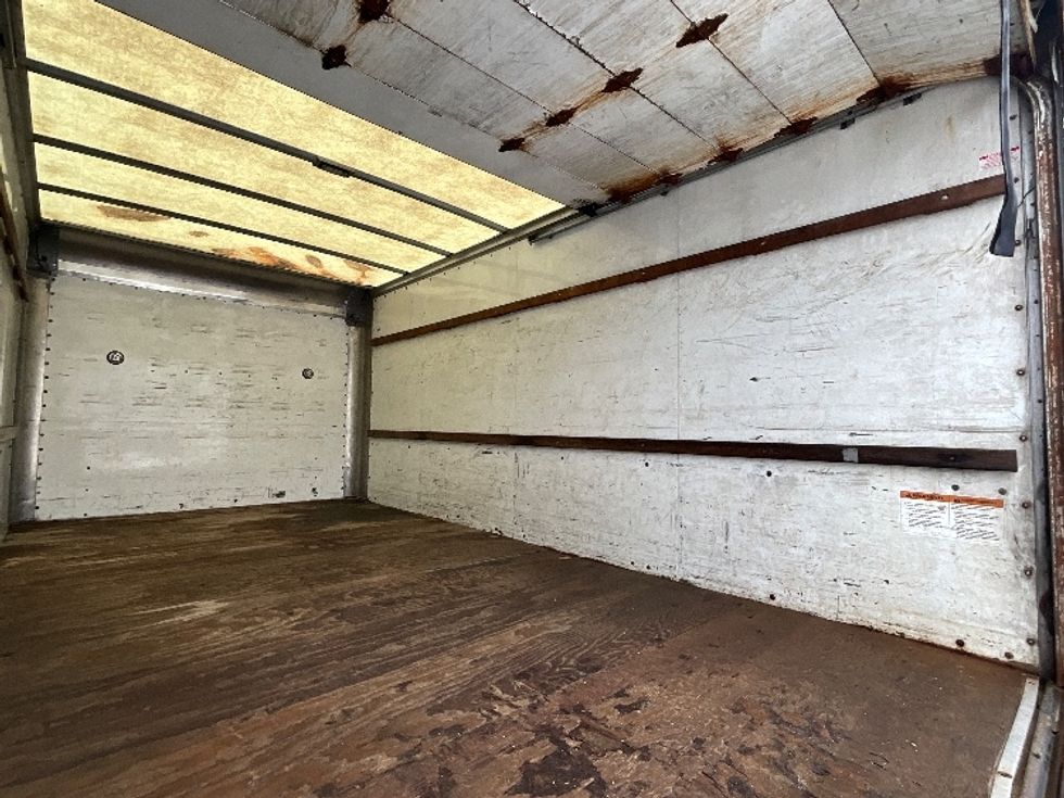 Light Duty Box Truck-Light and Medium Duty Trucks-Chevrolet-2019-G33903-Ottawa-ON-149,162\n\t\tkm-$ 35,000 - Image 11