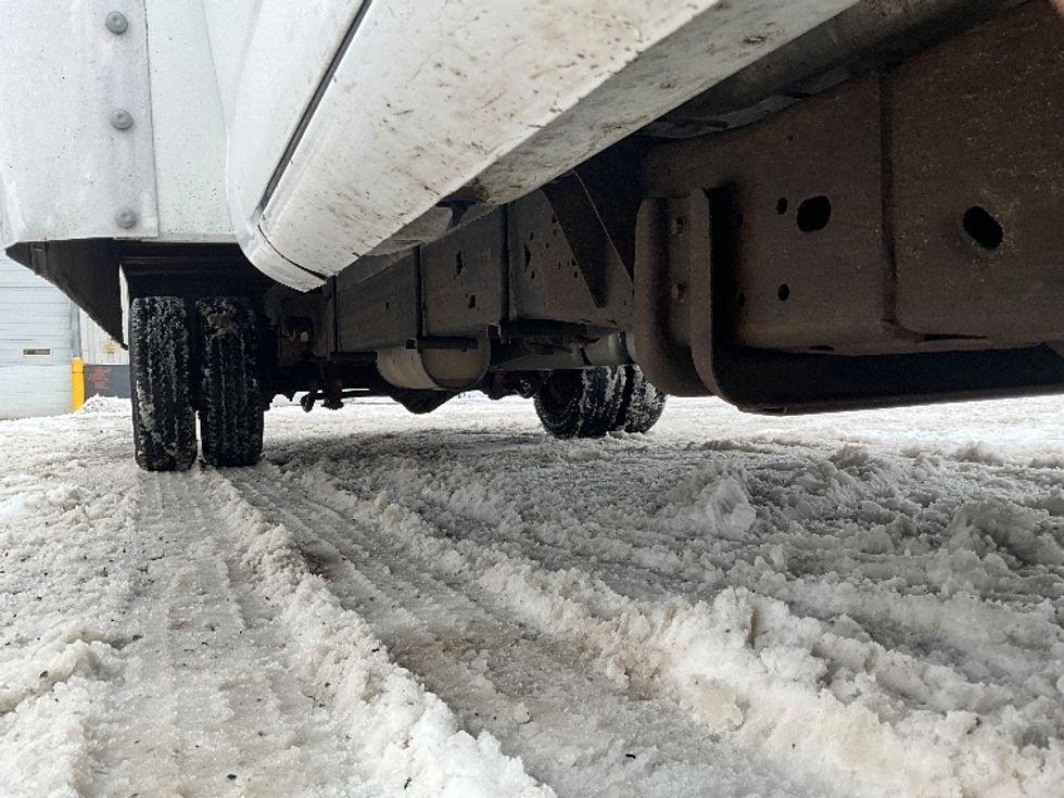 Light Duty Box Truck-Light and Medium Duty Trucks-Chevrolet-2019-G33903-Ottawa-ON-149,162\n\t\tkm-$ 35,000 - Image 13