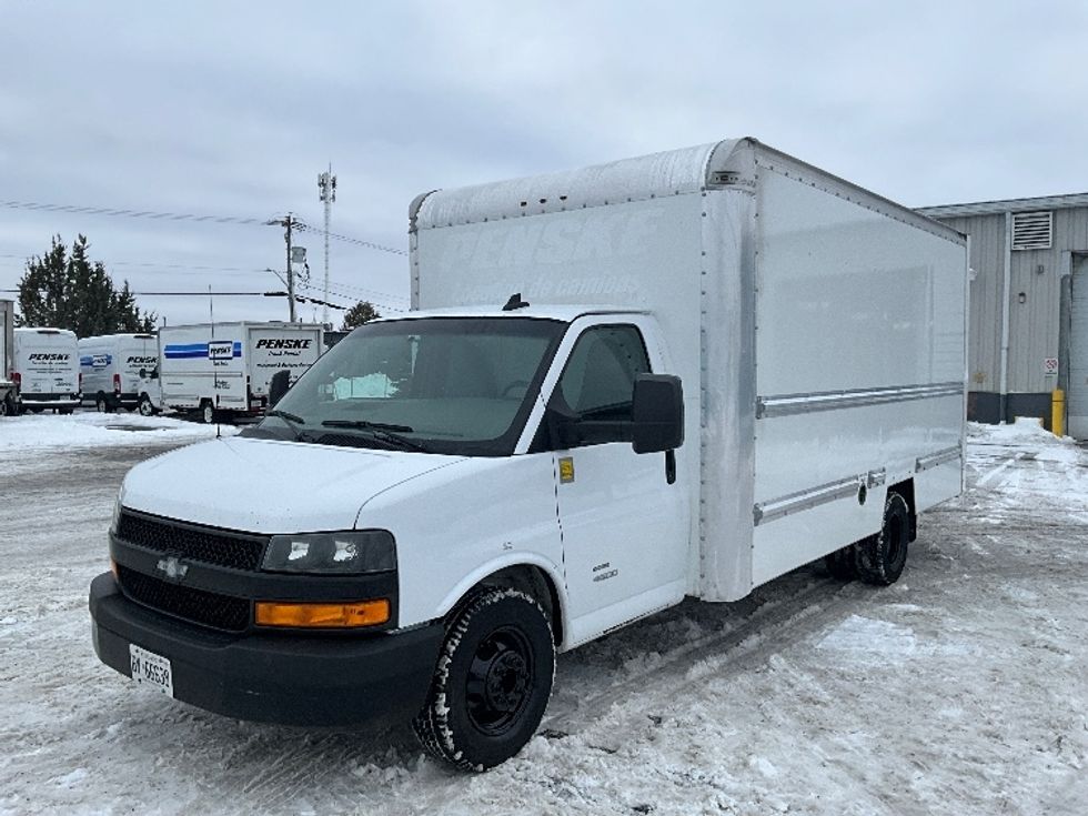 Light Duty Box Truck-Light and Medium Duty Trucks-Chevrolet-2019-G33903-Ottawa-ON-149,162\n\t\tkm-$ 35,000 - Image 3