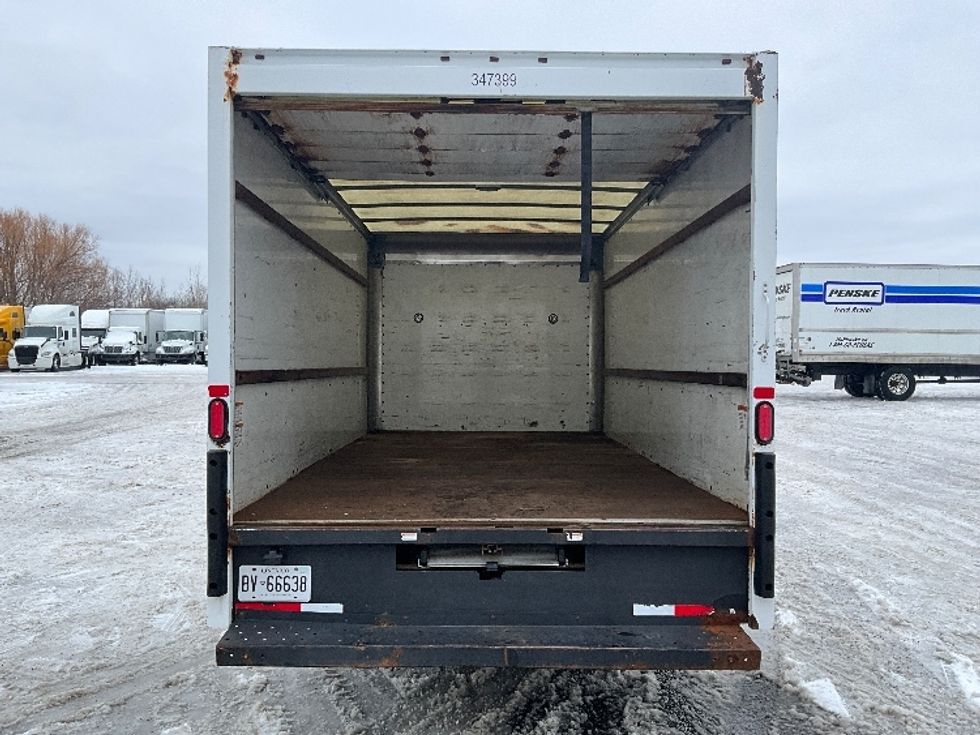 Light Duty Box Truck-Light and Medium Duty Trucks-Chevrolet-2019-G33903-Ottawa-ON-149,162\n\t\tkm-$ 35,000 - Image 8