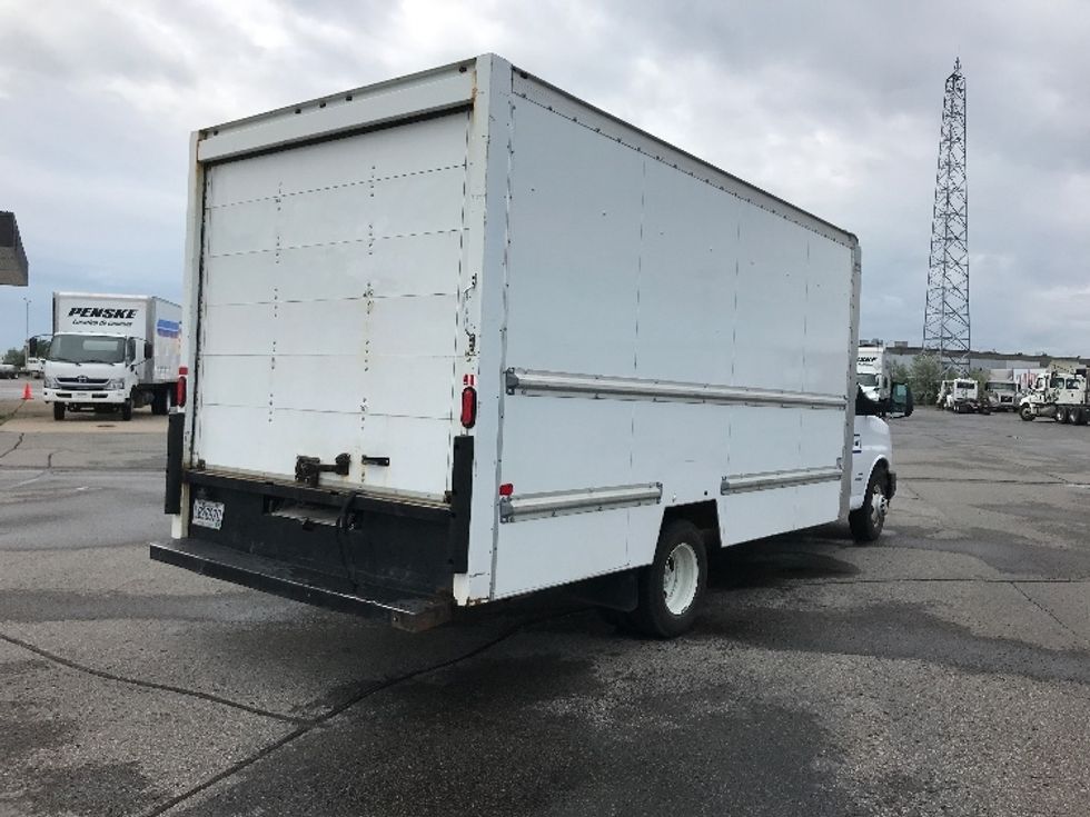 Light Duty Box Truck-Light and Medium Duty Trucks-Chevrolet-2019-G33903-Saint Laurent-PQ-112,224\n\t\tkm-$ 36,250 - Image 13