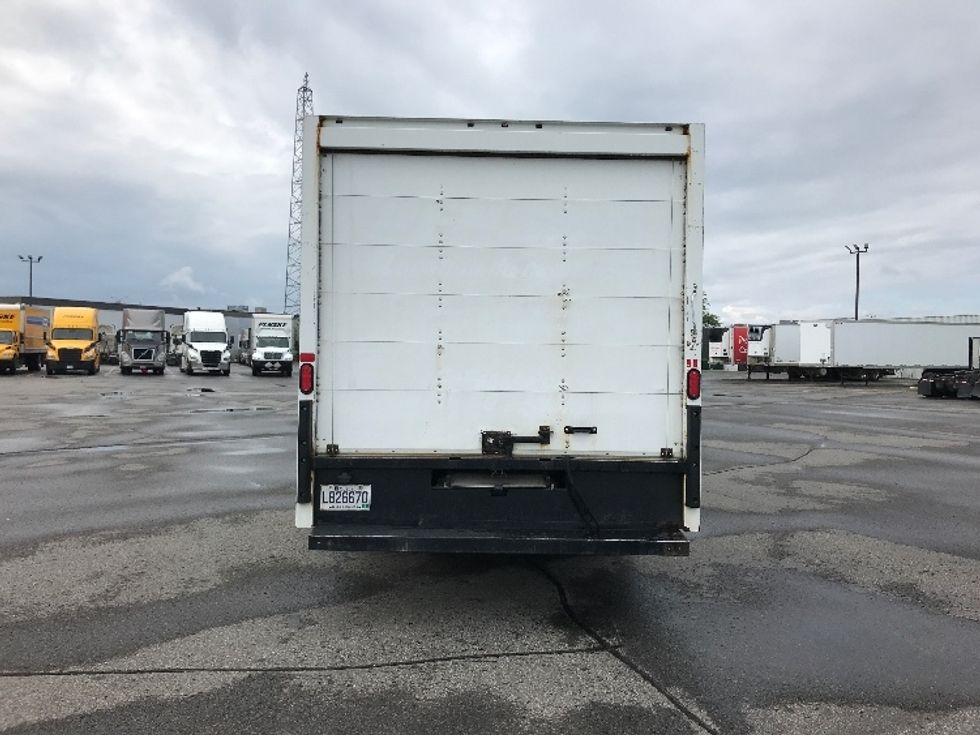 Light Duty Box Truck-Light and Medium Duty Trucks-Chevrolet-2019-G33903-Saint Laurent-PQ-112,224\n\t\tkm-$ 36,250 - Image 7