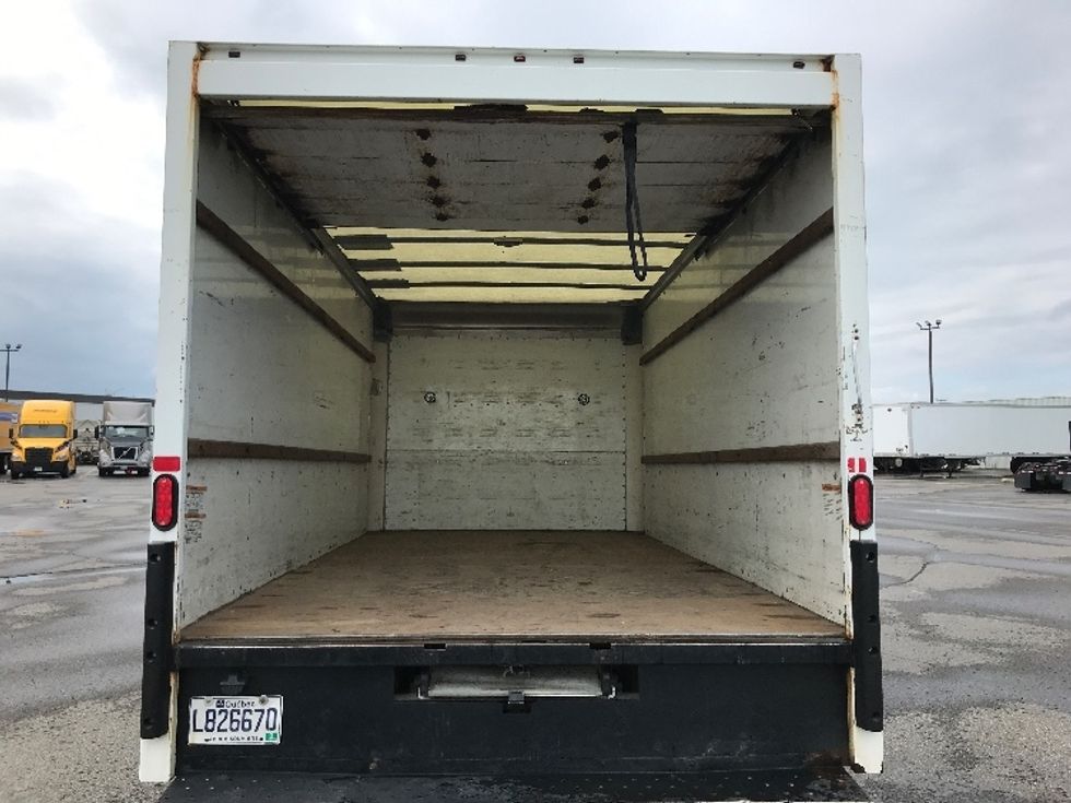 Light Duty Box Truck-Light and Medium Duty Trucks-Chevrolet-2019-G33903-Saint Laurent-PQ-112,224\n\t\tkm-$ 36,250 - Image 8