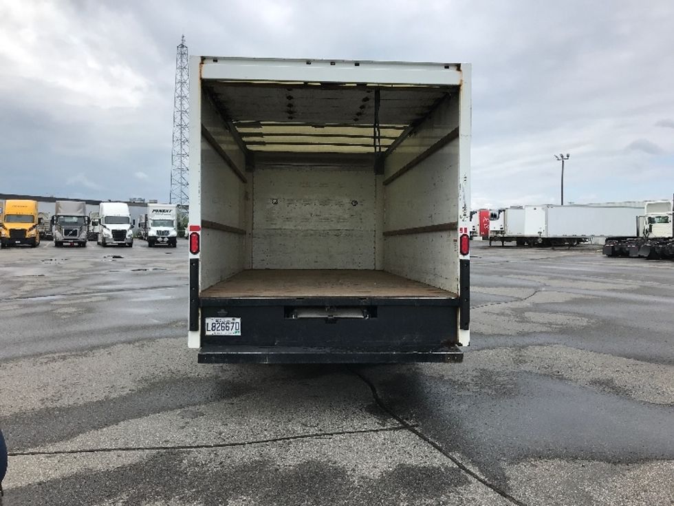 Light Duty Box Truck-Light and Medium Duty Trucks-Chevrolet-2019-G33903-Saint Laurent-PQ-112,224\n\t\tkm-$ 36,250 - Image 9