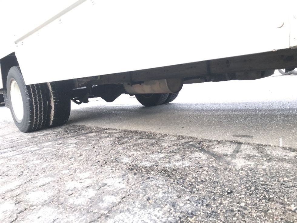 Light Duty Box Truck-Light and Medium Duty Trucks-Chevrolet-2019-G33903-Scarborough-ON-185,525\n\t\tkm-$ 30,250 - Image 14