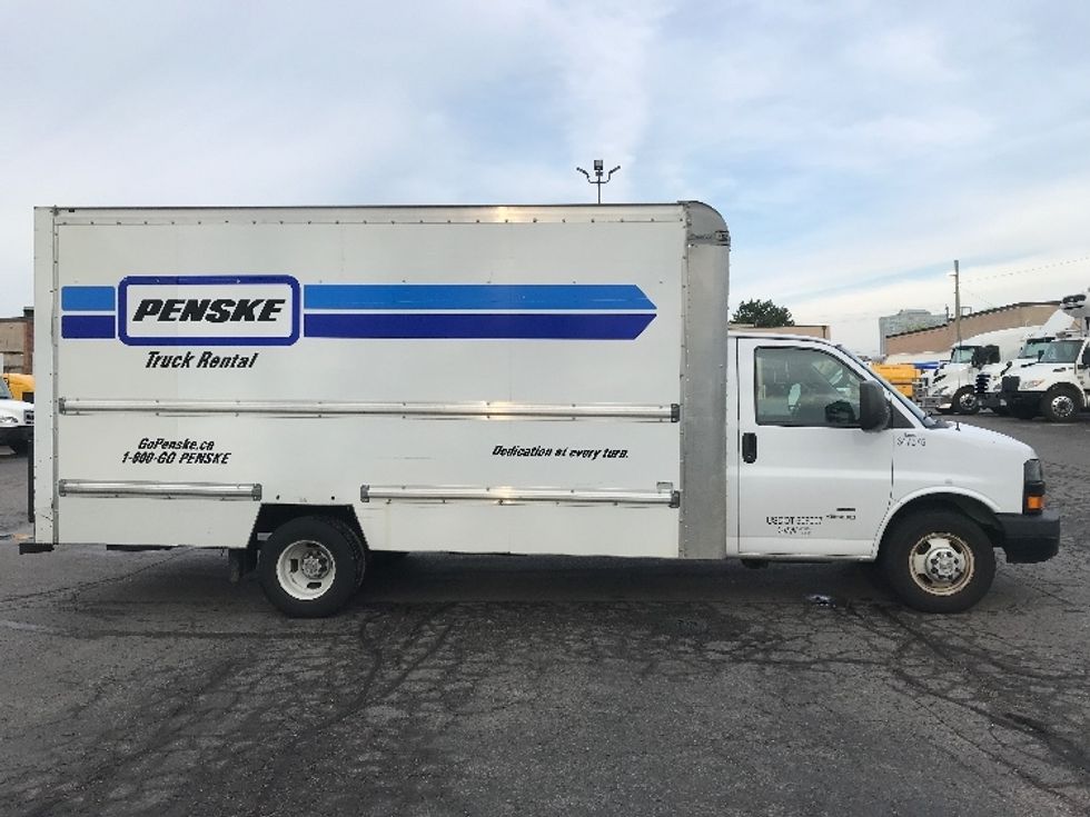 Light Duty Box Truck-Light and Medium Duty Trucks-Chevrolet-2019-G33903-Scarborough-ON-185,525\n\t\tkm-$ 30,250 - Image 15