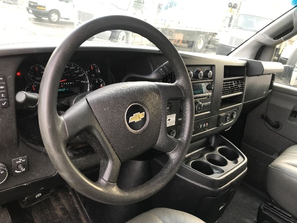 Light Duty Box Truck-Light and Medium Duty Trucks-Chevrolet-2019-G33903-Scarborough-ON-185,525\n\t\tkm-$ 30,250 - Image 17