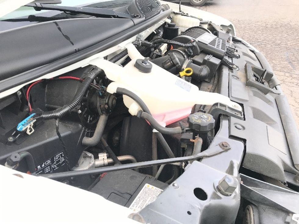 Light Duty Box Truck-Light and Medium Duty Trucks-Chevrolet-2019-G33903-Scarborough-ON-185,525\n\t\tkm-$ 30,250 - Image 23