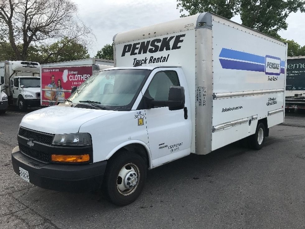 Light Duty Box Truck-Light and Medium Duty Trucks-Chevrolet-2019-G33903-Scarborough-ON-185,525\n\t\tkm-$ 30,250 - Image 3