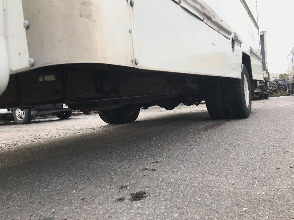 Light Duty Box Truck-Light and Medium Duty Trucks-Chevrolet-2019-G33903-Scarborough-ON-185,525\n\t\tkm-$ 30,250 - Image 5