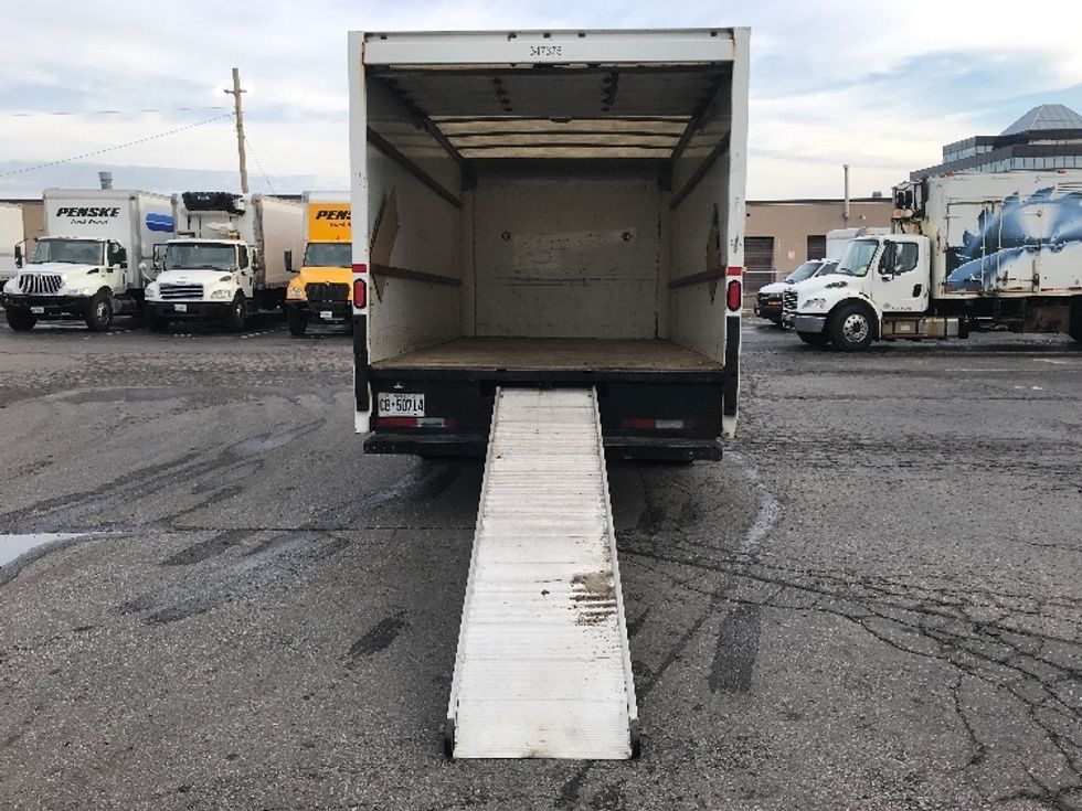 Light Duty Box Truck-Light and Medium Duty Trucks-Chevrolet-2019-G33903-Scarborough-ON-185,525\n\t\tkm-$ 30,250 - Image 9